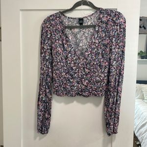 Long sleeve floral crop